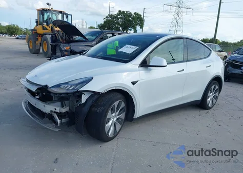 2021 Tesla Model Y Long Range Dual Motor All-Wheel Drive z USA, uszkodzony, nr VIN 5YJYGDEE0MF082605